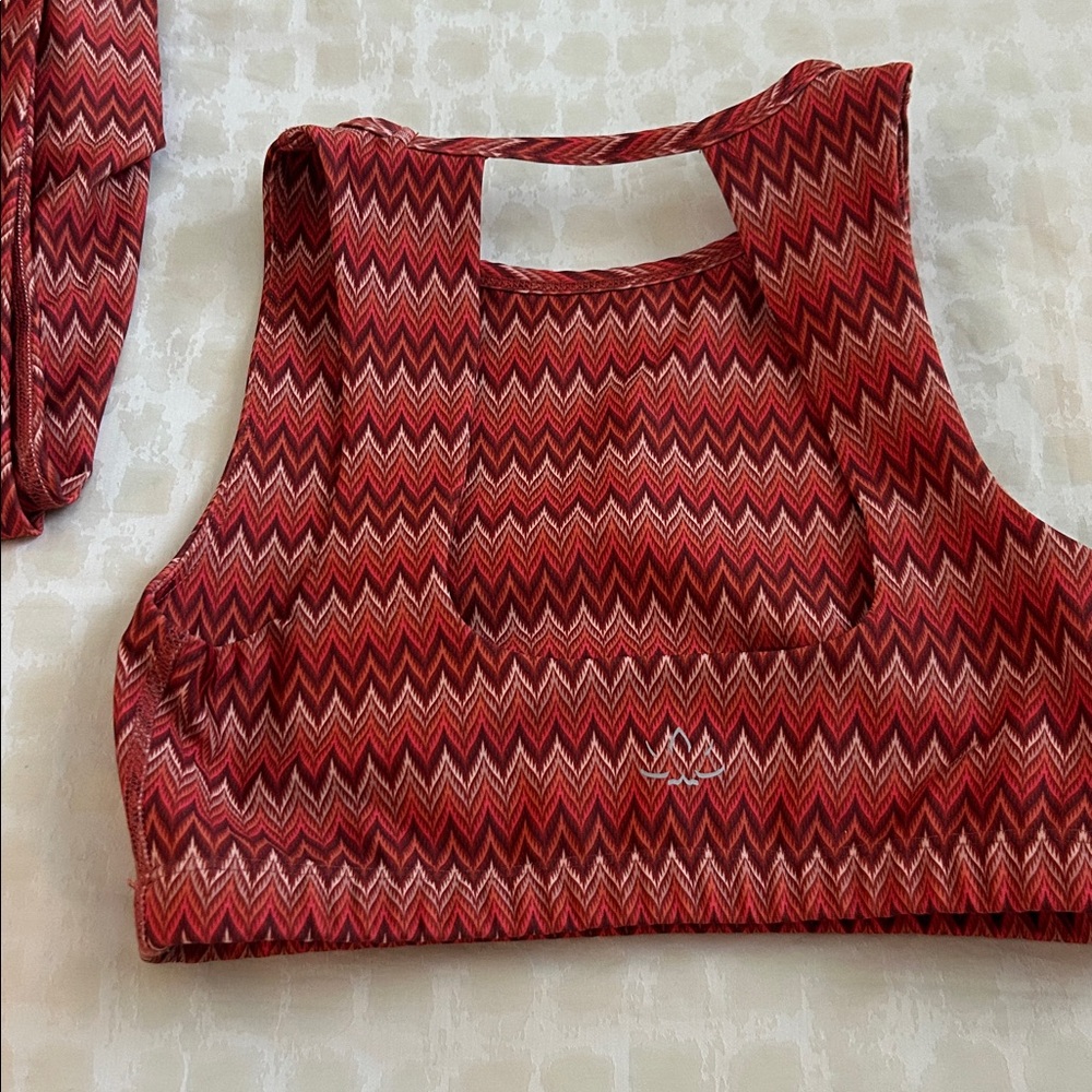 Burnt orange Zigzag Pattern Leggings and sports bra set - Picture 3 of 7